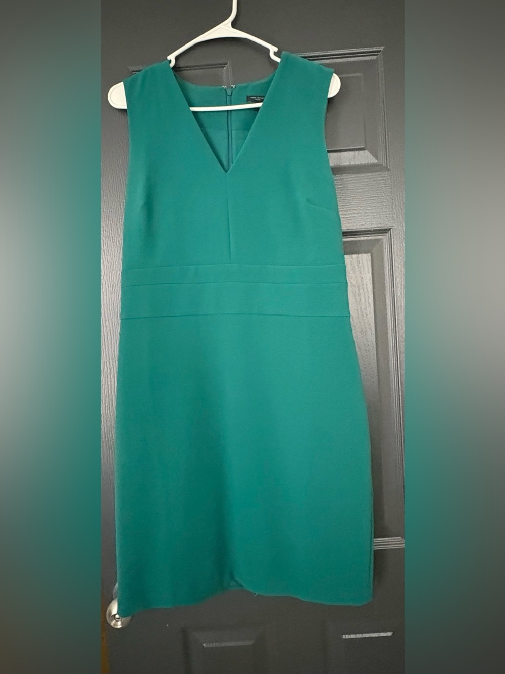 Ann Taylor Sleeveless V-Neck Green Shift Dress